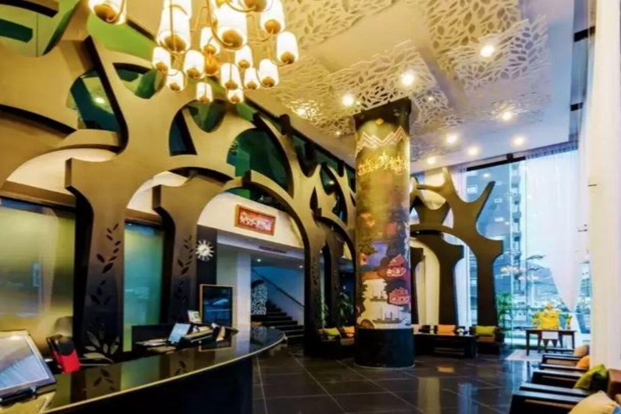 Khách sạn Raha Grand 3*