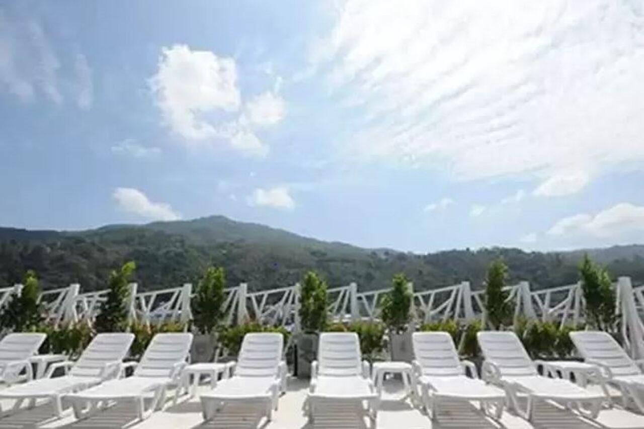 Khách sạn Raha Grand 3*