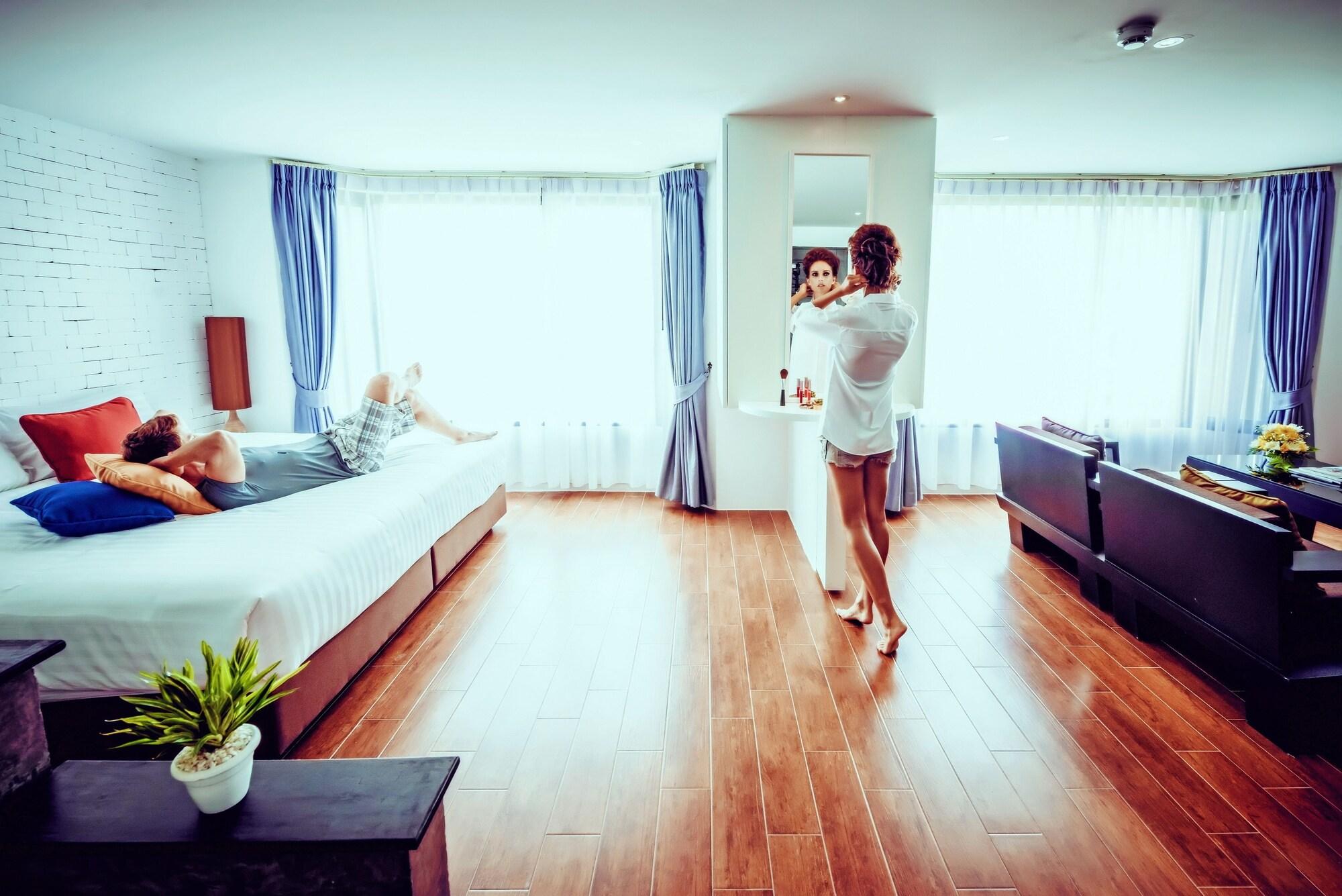 Raha Grand Khách sạn 3*