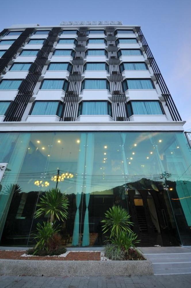 Raha Grand Khách sạn 3*