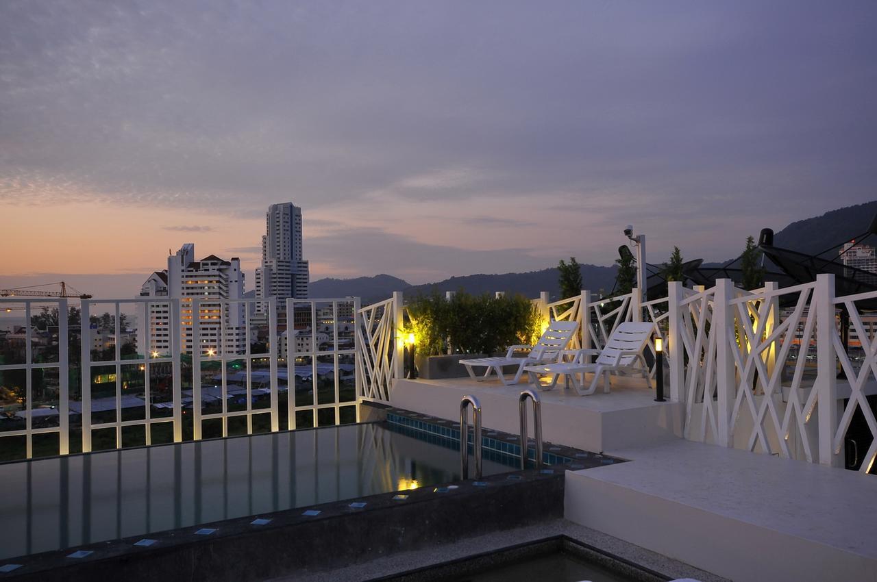 Raha Grand Khách sạn
