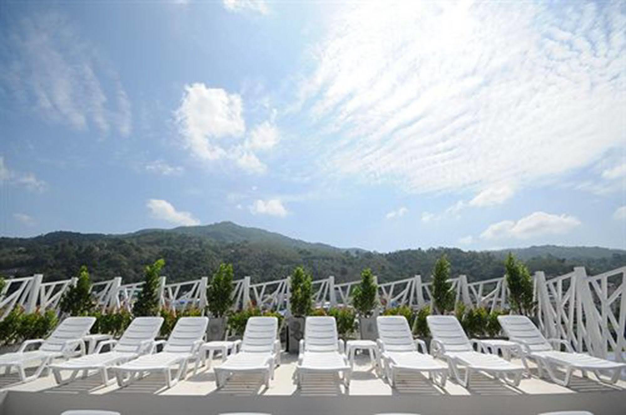 Raha Grand Khách sạn Patong
